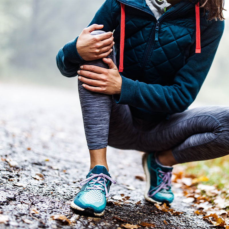 Knee pain treatment image for regenerative medicine and orthopedic wellness services