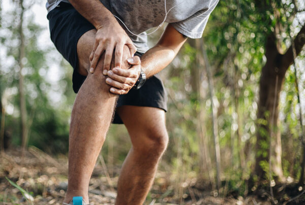 Second knee pain image for regenerative orthopedic health and treatment services