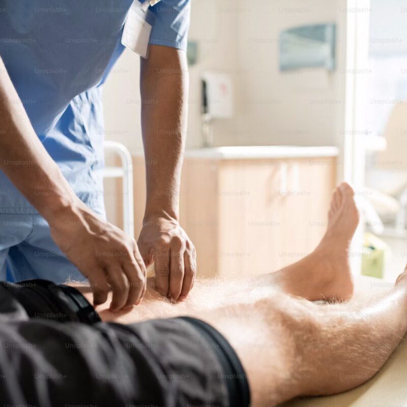 Shockwave therapy for knee pain in Northern California regenerative health clinic